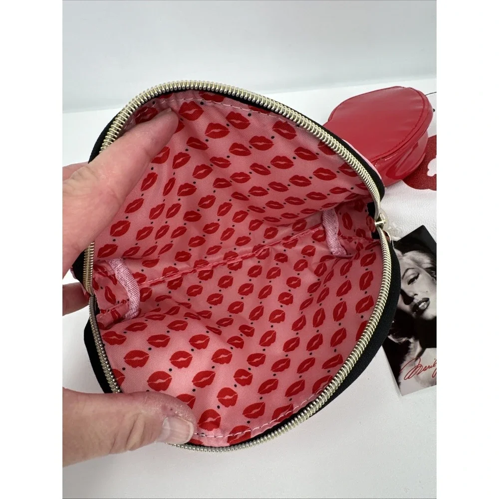Marilyn Monroe makeup travel bags NEW Classic Big‎ Kisses Feminine